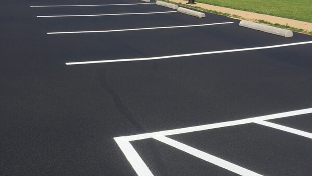 20486755-parking-lot-striping-al-1080x608