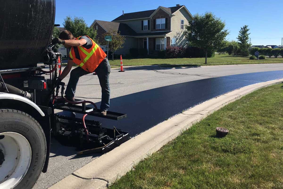 5-Benefits-of-Asphalt-Sealcoating