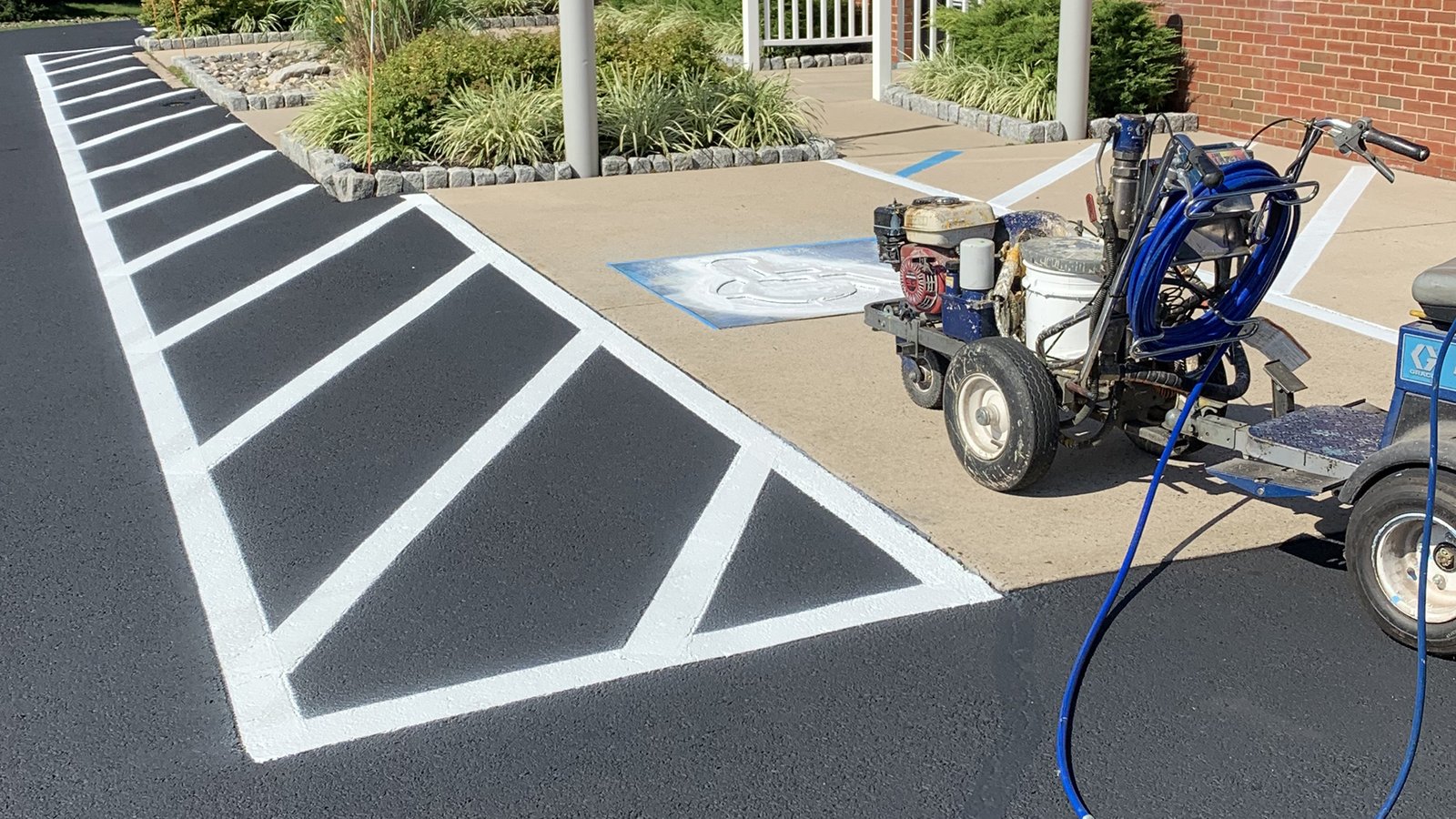linestriping-header linestriping-header